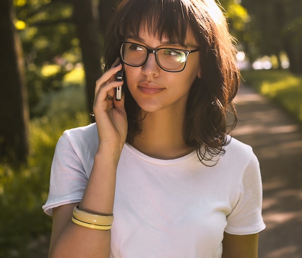 INTJ compatibility, relationships and love: INTJ female on the phone