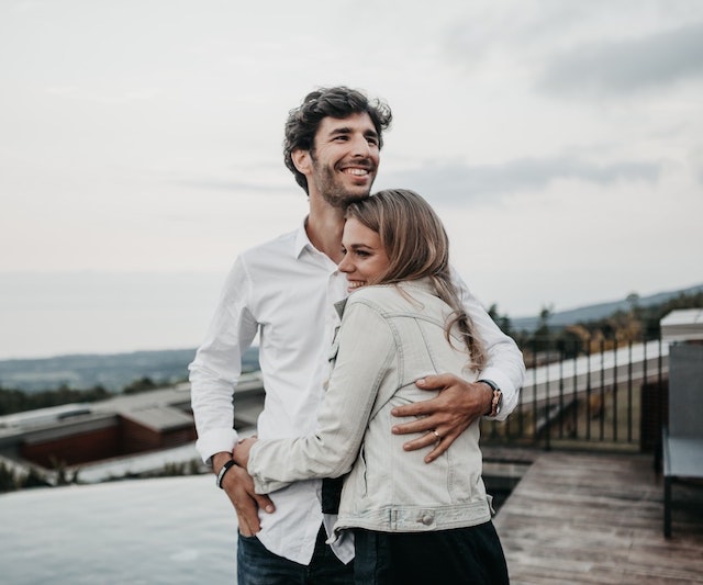 ENTP compatibility, relationships and love: ENTP and INFJ couple hugging