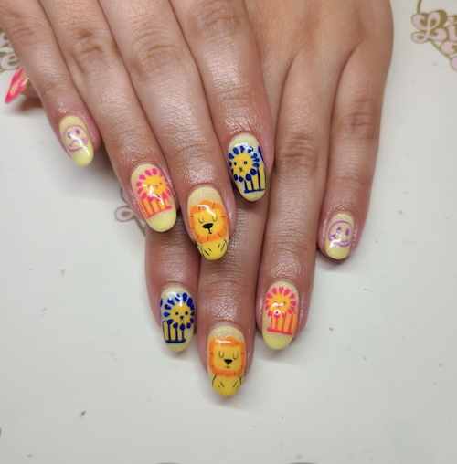 Leo nails