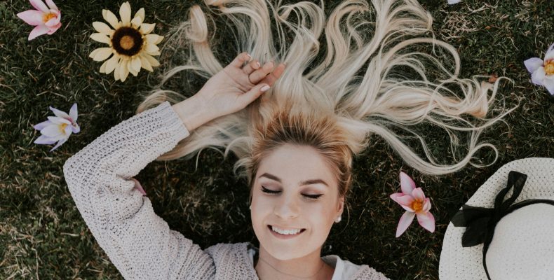 9 Signs an ENFP is in Love With You blog cover